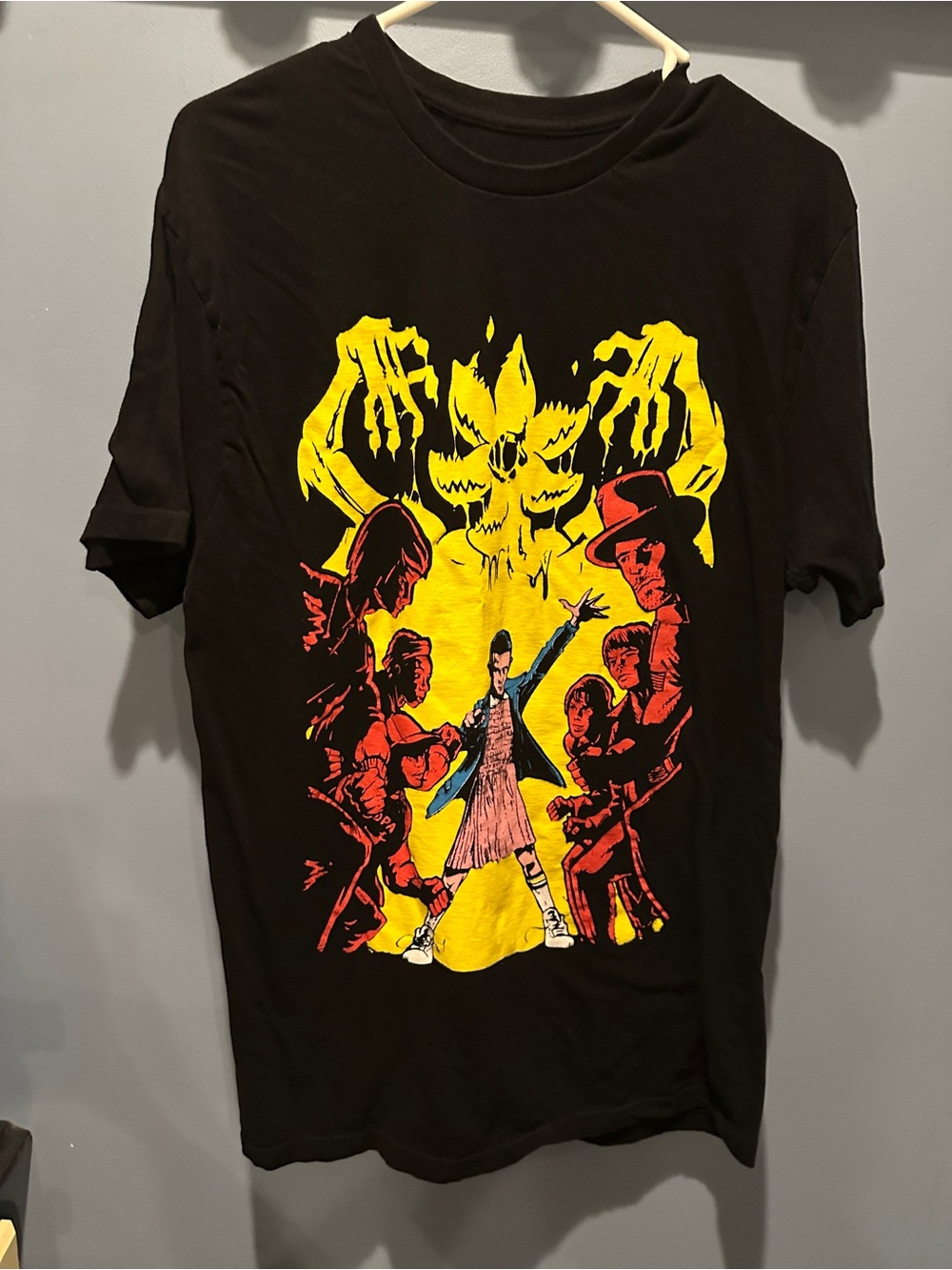 Loot Crate Stranger Things Eleven Graphic T-Shirt Netflix Series size XL